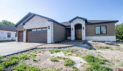 2620 Red Cliff Cir, Montrose, CO, 81401-7343 | Card Image