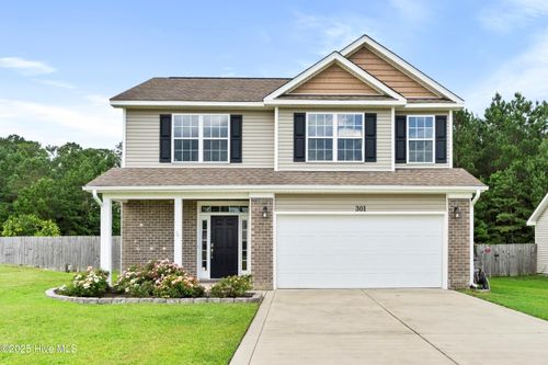 301 De Anza Ct, Maysville, NC, 28555-8045 | Card Image