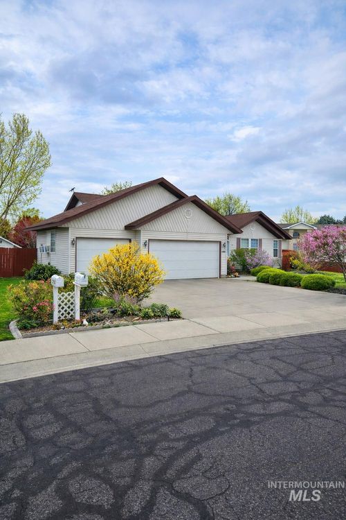2739 Paintbrush Dr, Twin Falls, ID, 83301-7571 | Card Image