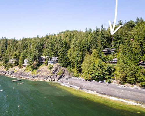 304 Esplanade Rd, Gibsons, BC, V0N1G2 | Card Image