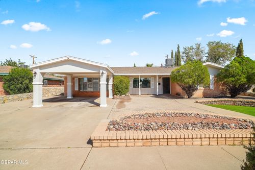 3018 Wedgewood Dr, El Paso, TX, 79925-4303 | Card Image
