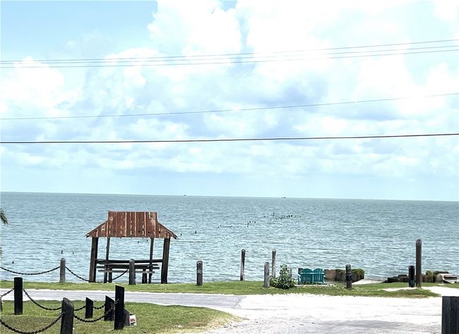 WATERVIEWS FROM EVERY ANGLE! COME AND ENJOY! | Image 35