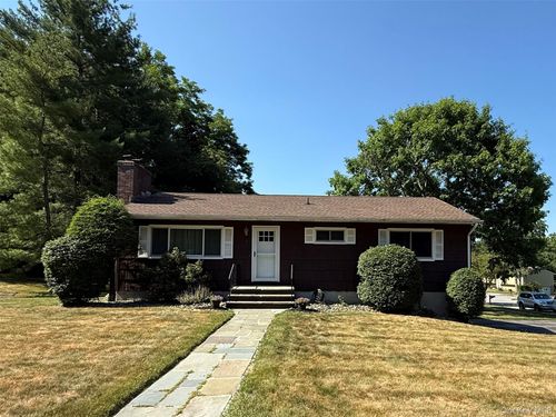 7 Richmond Rd, Poughkeepsie, NY, 12603-4709 | Card Image