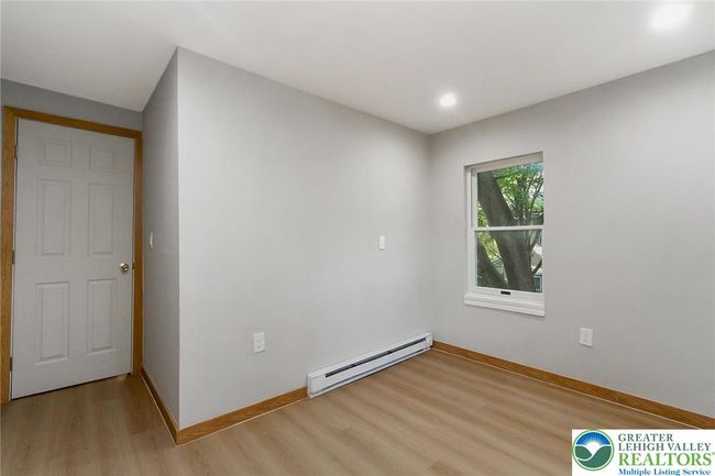 226 Fern St, House other with 4 bedrooms, 2 bathrooms and null parking in Jim Thorpe PA | Image 18