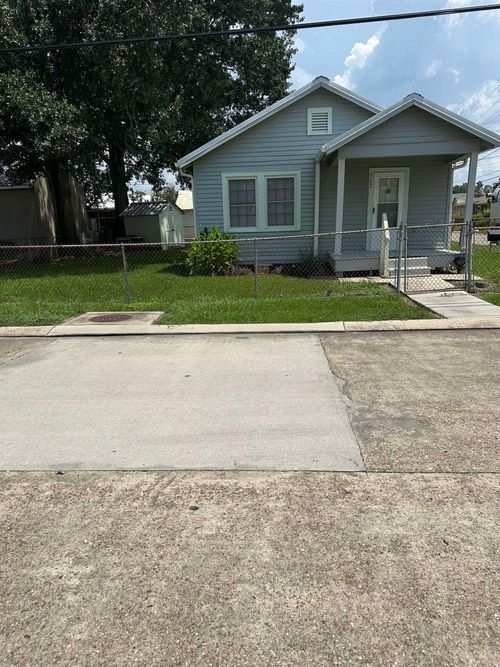 302 Palm Ave, Houma, LA, 70364-3430 | Card Image