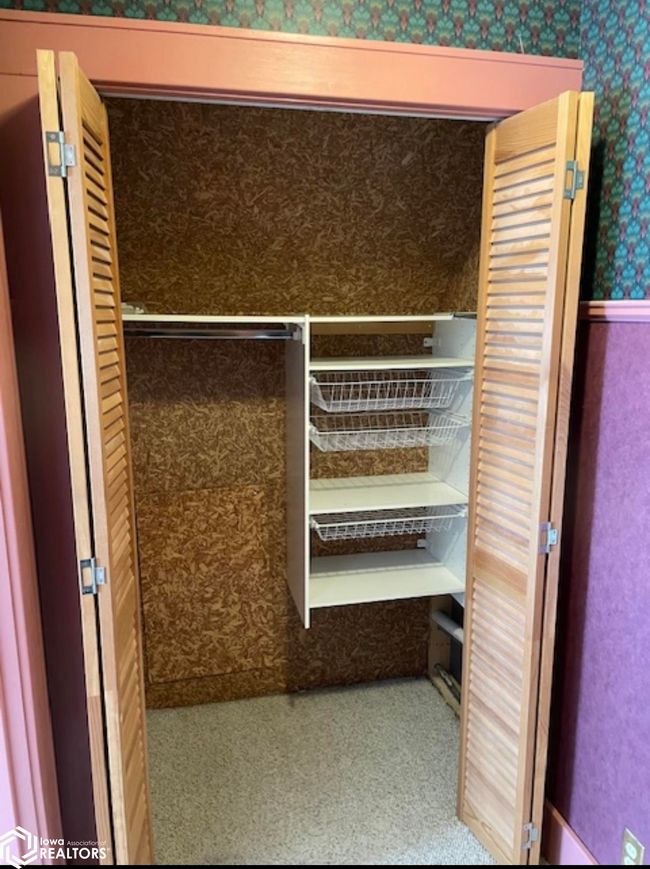 304 S Market St, House other with 3 bedrooms, 2 bathrooms and null parking in Rock port MO | Image 39