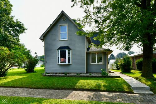 205 N 10th St, Elwood, IN, 46036-1550 | Card Image