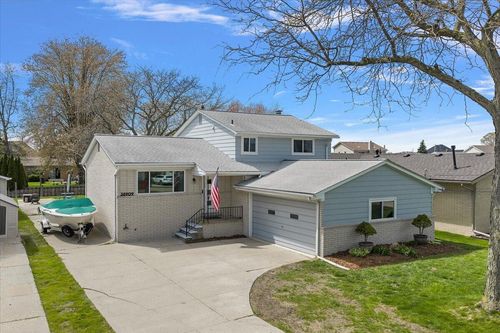 38909 Lakeshore Dr, Harrison Township, MI, 48045-2876 | Card Image