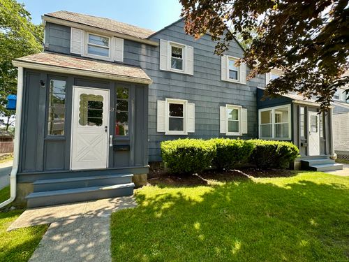 19 Colver St, New London, CT, 06320-3607 | Card Image