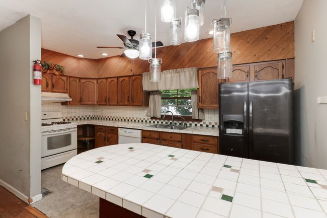 201 E Boundary St, House other with 4 bedrooms, 2 bathrooms and 2 parking in Stanford IL | Image 8