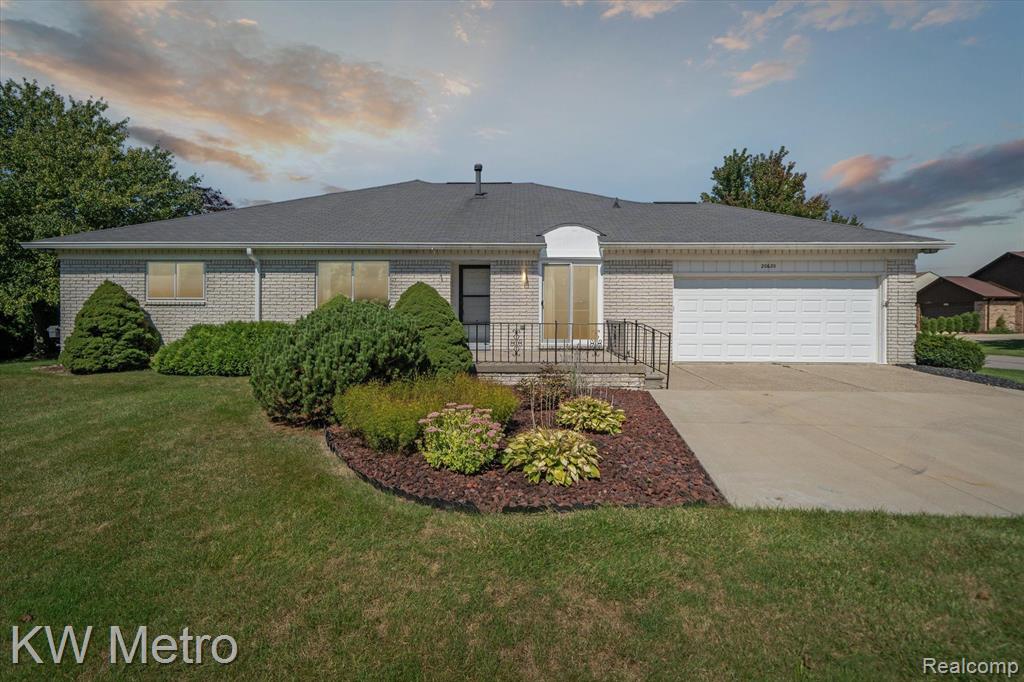 Palm Meadow Dr, Clinton Township, MI 48036 #1