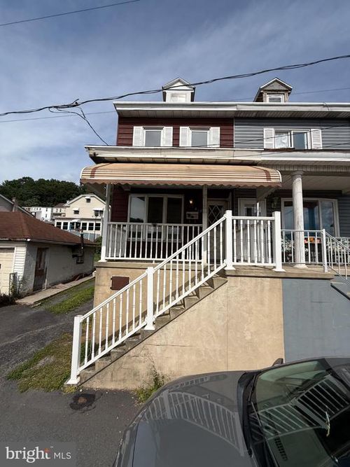 410 Jones St, Minersville, PA, 17954-1215 | Card Image