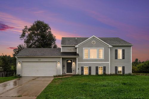 14627 Ivorystone Dr, Cedar Springs, MI, 49319-7803 | Card Image