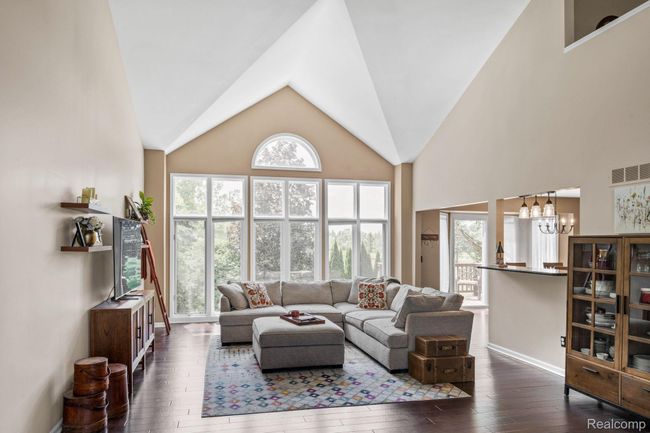 8-web-or-mls-4096 Villager Dr-8.jpg | Image 7