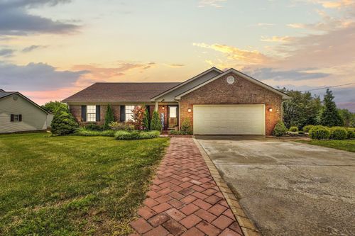 210 Helena Dr, Mt Sterling, KY, 40353-8303 | Card Image