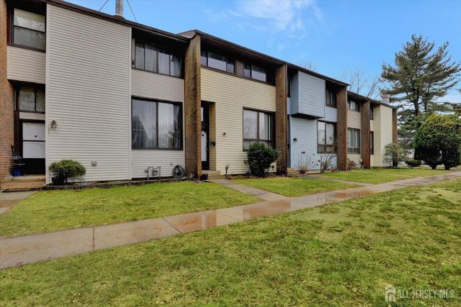 186 Hamilton Pl, Townhouse with 2 bedrooms, 2 bathrooms and null parking in East Windsor NJ | Image 5