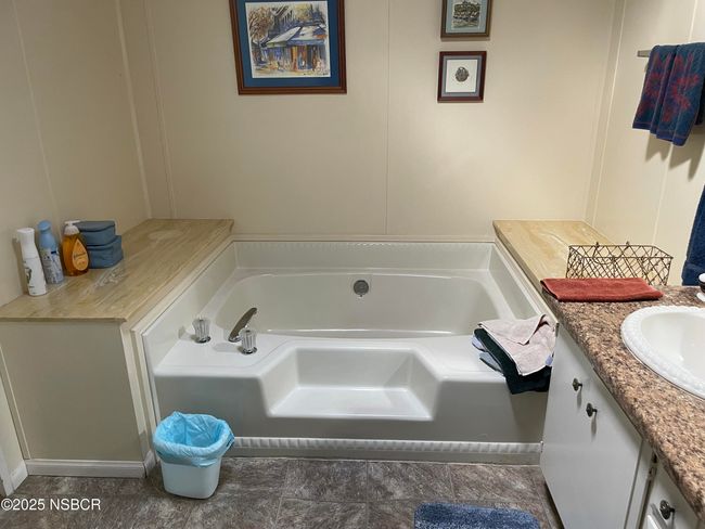 main bath | Image 23
