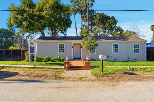 2055 Oakwood Dr, East Palo Alto, CA, 94303-1826 | Card Image