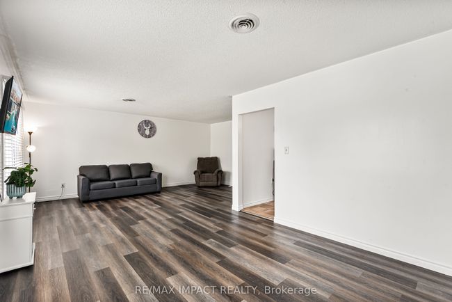 22 Tanner Rd, House other with 3 bedrooms, 3 bathrooms and 5 parking in Campbellford ON | Image 10