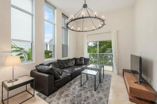 402-1040 10th St, Miami Beach, FL, 33139-5385 | Card Image