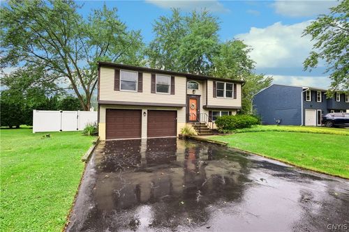 8422 Zenith Dr, Baldwinsville, NY, 13027-9344 | Card Image