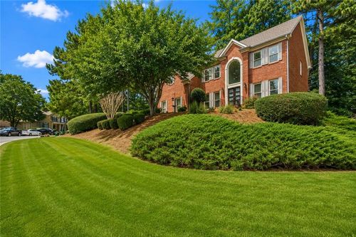 600 Sweet Stream Trce, Johns Creek, GA, 30097-7154 | Card Image