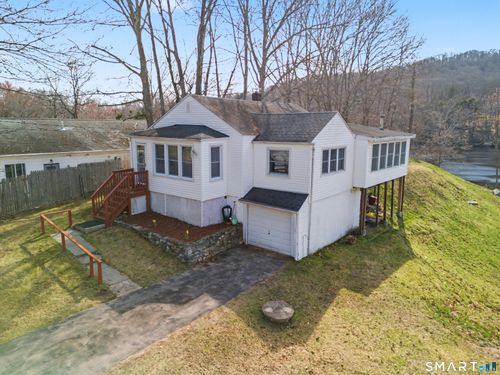 95 Kitemaug Rd, Uncasville, CT, 06382-2203 | Card Image