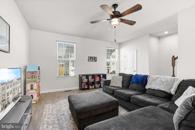511 Landing Dr, Townhouse with 3 bedrooms, 3 bathrooms and null parking in FREDERICKSBURG VA | Image 9