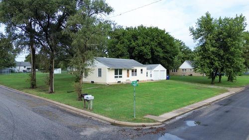 425 S Elm St, Whitewater, KS, 67154-9038 | Card Image
