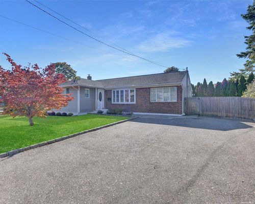 76 Miller Ave, North Babylon, NY, 11703-4024 | Card Image