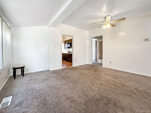 34633 Brush St, Wayne, MI, 48184-1705 | Card Image
