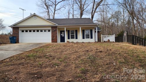 200 Park Pl, Morganton, NC, 28655-6754 | Card Image
