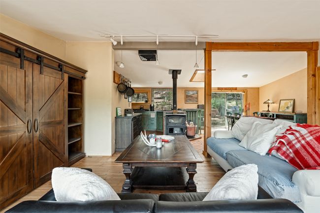 Living room, wood burning stove with baking oven | Image 5