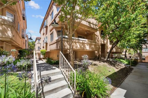 29-19814 Sandpiper Pl, Newhall, CA, 91321-4330 | Card Image