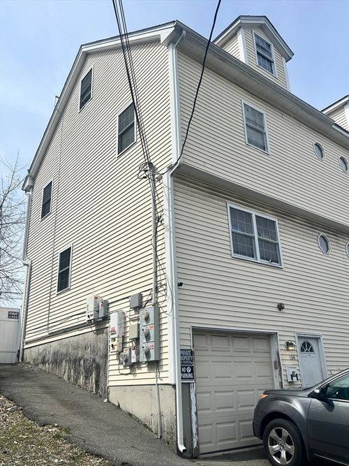 164-164 Union St, Lawrence, MA, 01841-3935 | Card Image