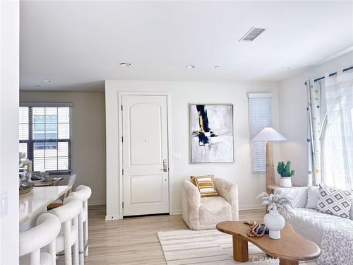 115 Tubeflower, Irvine, CA, 92618-0870 | Card Image