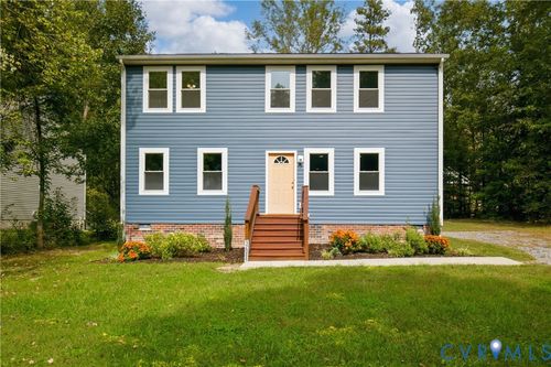 12089 Monterey Rd, Ruther Glen, VA, 22546-3586 | Card Image