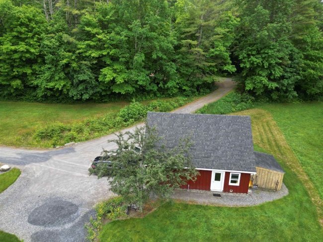2425 Old Silo Rd, House other with 3 bedrooms, 3 bathrooms and null parking in Saint Johnsbury VT | Image 4