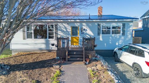 69 Peppett St, North Sydney, NS, B2A2N7 | Card Image