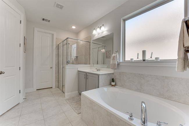 1613 Frankford Dr, House other with 5 bedrooms, 3 bathrooms and null parking in Forney TX | Image 16