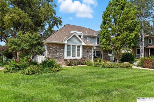16222 Oak Cir, Omaha, NE, 68130-2049 | Card Image