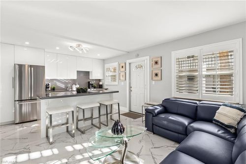 apt-109-980 7th Ave, NAPLES, FL, 34102-6733 | Card Image