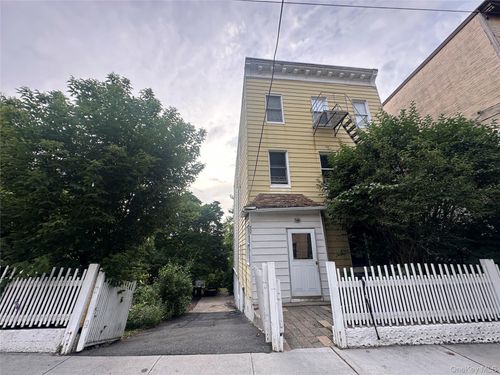 2-437 Warburton Ave, Hastings On Hudson, NY, 10706-2890 | Card Image