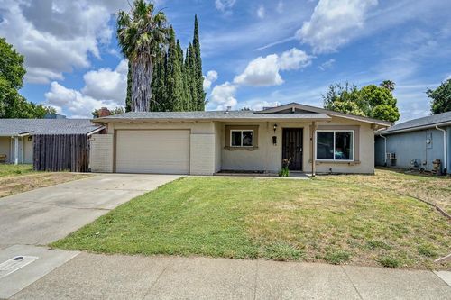 9 Thatcher Cir, Sacramento, CA, 95823-4142 | Card Image