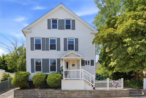 39 Pike St, West Warwick, RI, 02893-3645 | Card Image