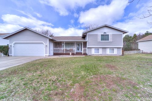 3759 W Fuller Dr, Muskegon, MI, 49444-9774 | Card Image