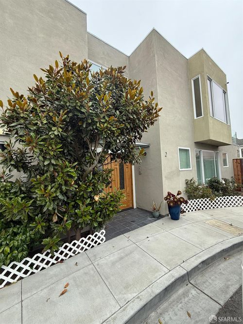 2 Byron Ct, San Francisco, CA, 94112-4303 | Card Image