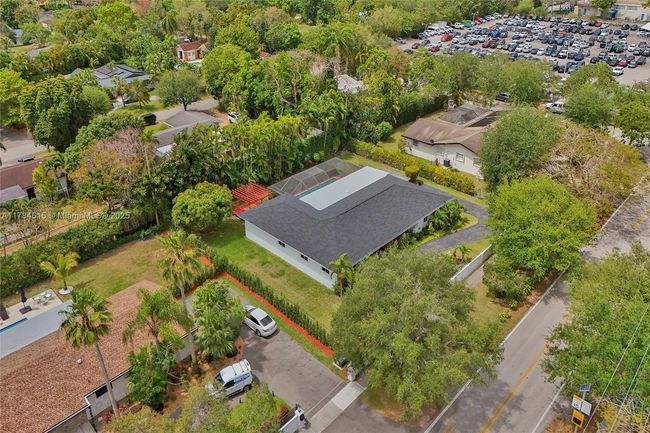 7360 Sw 120 Th St, House other with 4 bedrooms, 2 bathrooms and null parking in Pinecrest FL | Image 52