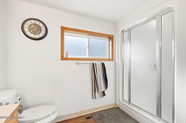 Primary Bathroom | Image 23