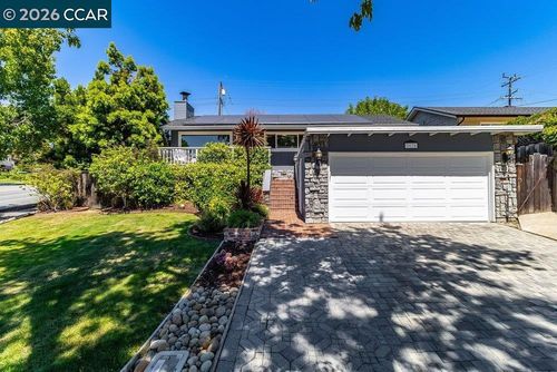 2674 Briarfield Ave, Redwood City, CA, 94061-2069 | Card Image